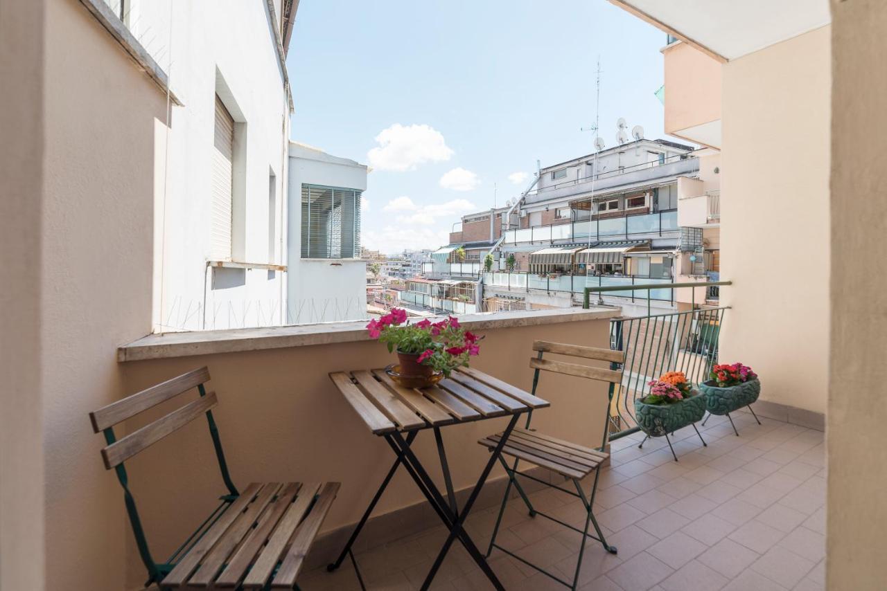 San Giovanni Apartment With Balcony ローマ エクステリア 写真