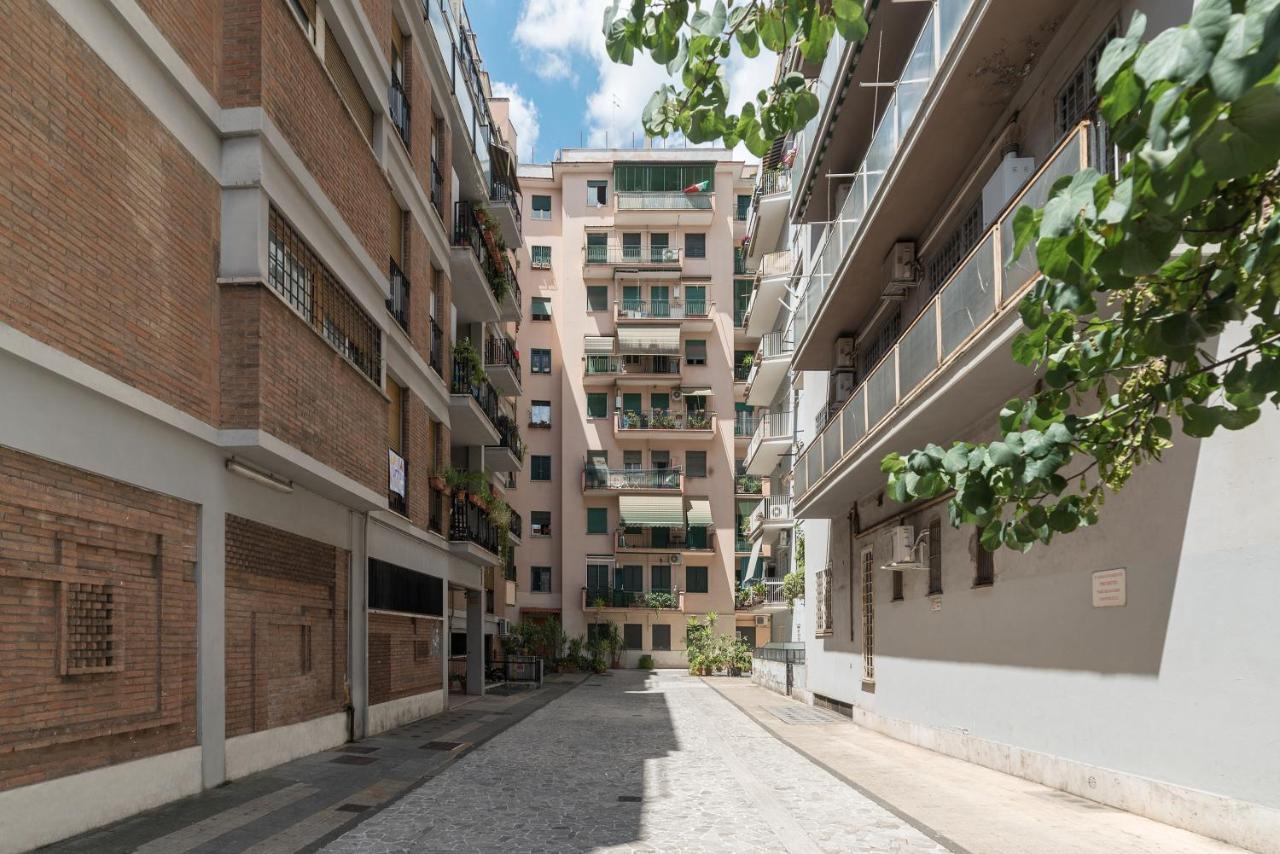 San Giovanni Apartment With Balcony ローマ エクステリア 写真