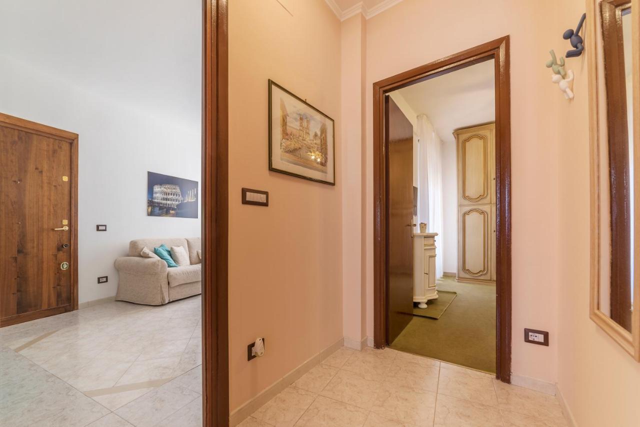 San Giovanni Apartment With Balcony ローマ エクステリア 写真